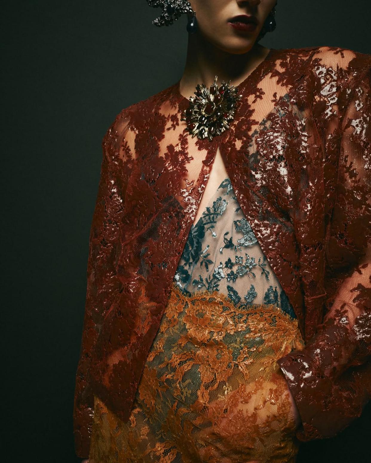 Photo : © Saint Laurent · Visuel officiel · Instagram @ysl · Sélection éditoriale Gloss City